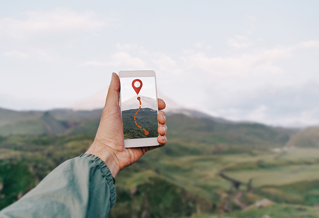 Using offline map apps to find routes to famous attractions